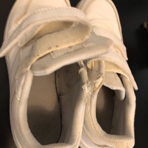 Adidas kids white sneakers size 1,5 - Picture 3 of 13